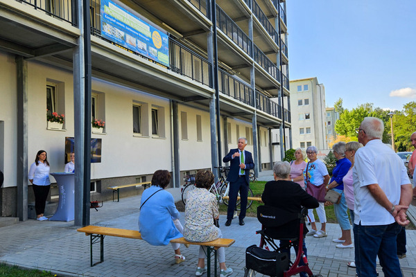 Die Gäste des Tag der offenen Tür der WIS Spreewald in der Vetschauer Heinestraße wurden vom WIS-Chef begrüßt